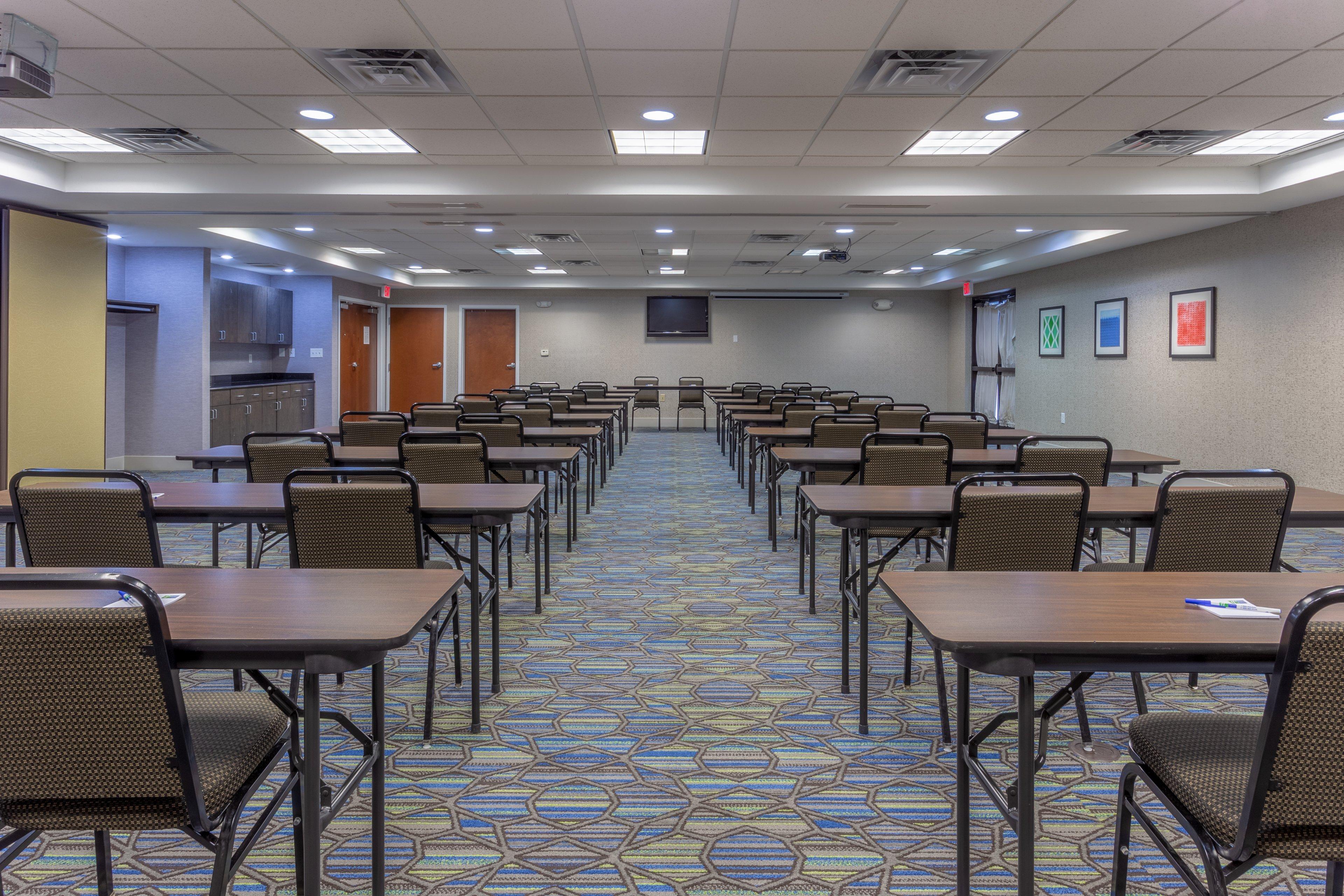 Holiday Inn Express - Indianapolis - Southeast, An Ihg Hotel Екстер'єр фото